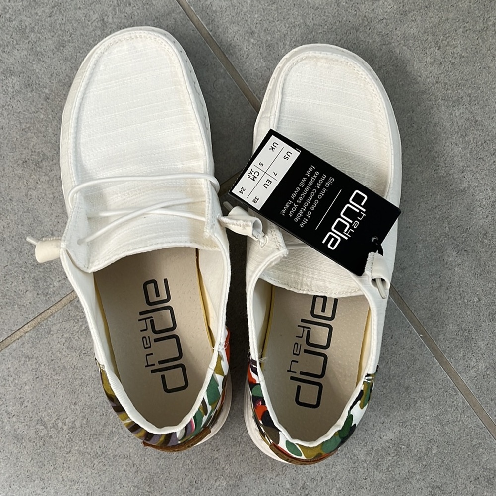 NWT Womens Wendy Hey Dude Shoes